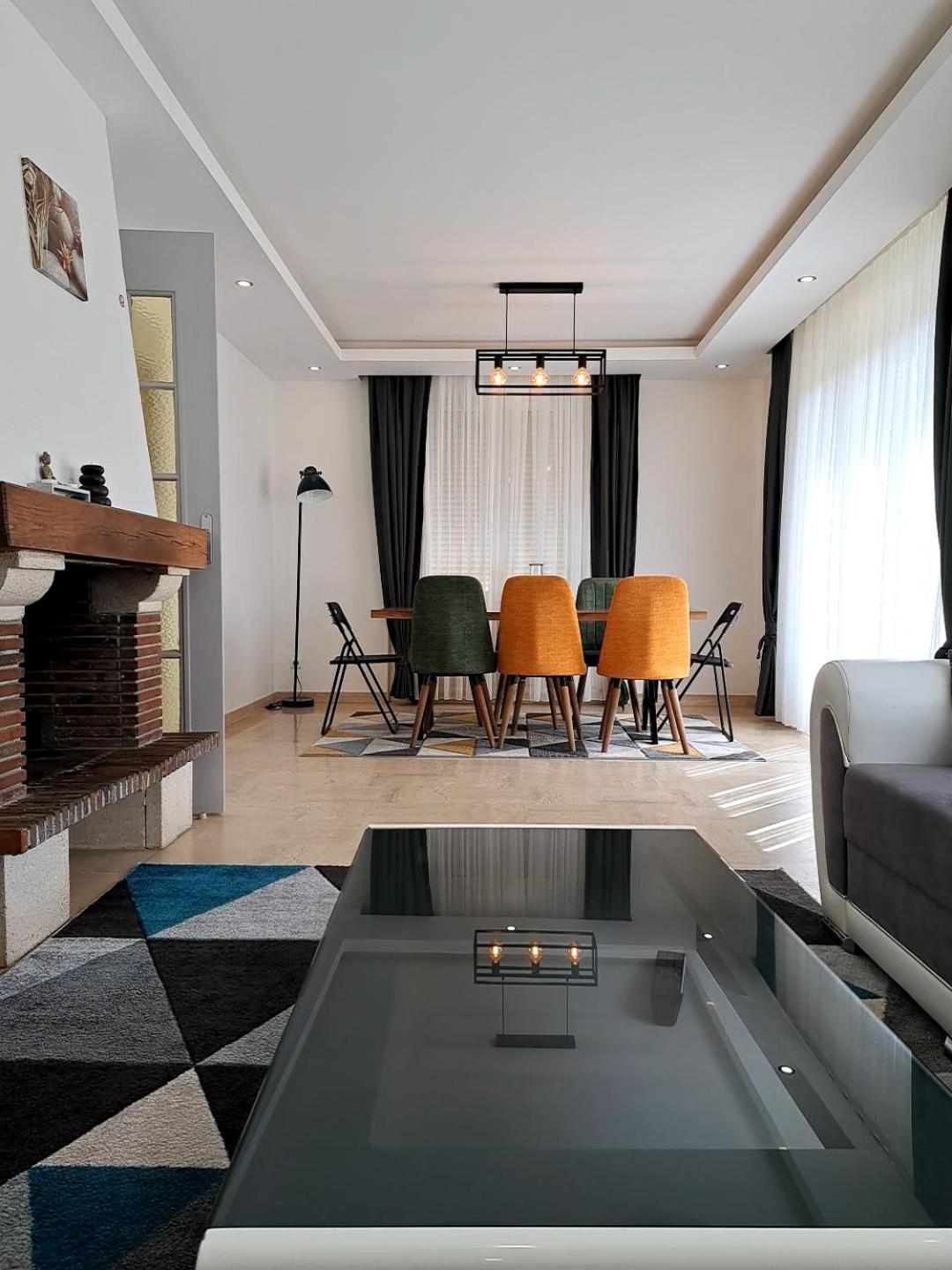 Villa Polat à Leves Extérieur photo